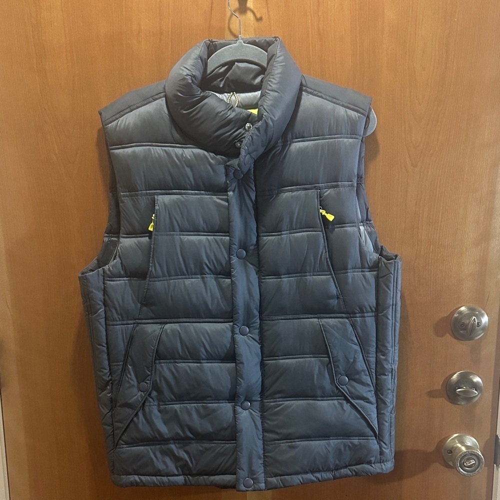 Gap Vest Size L